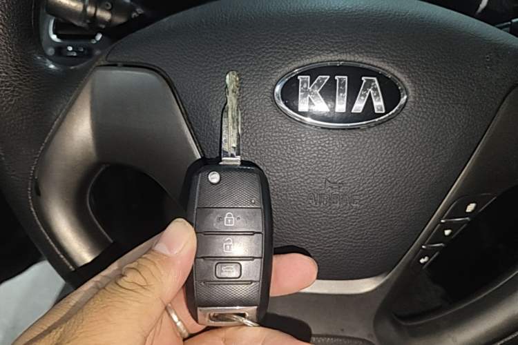 Used Kia K3S 2014 1.6L Automatic GL Vehicle Key