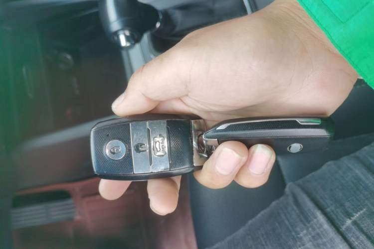Used Kia K3S 2014 1.6L Automatic DLX Vehicle Key