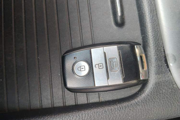 Used Kia K3S 2014 1.6L Automatic GLS Vehicle Key