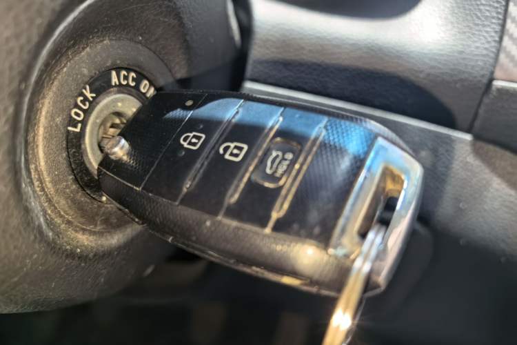 Used Kia K3S 2014 1.6L Manual GLS Vehicle Key