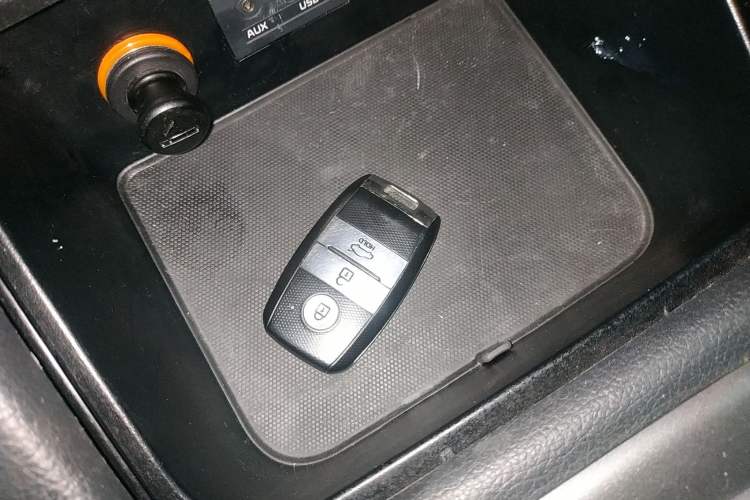 Used Kia K3S 2014 1.6L Automatic GLS Vehicle Key