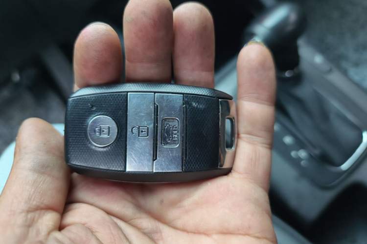 Used Kia K3S 2014 1.6L Automatic DLX Vehicle Key