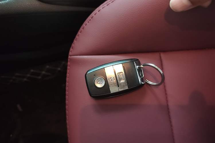 Used Kia K3S 2014 1.6L Automatic DLX Vehicle Key