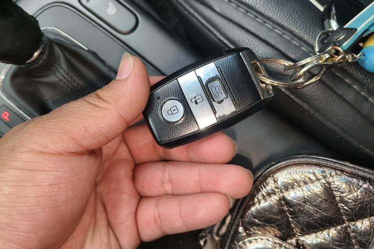 Used Kia K3S 2014 1.6L Automatic DLX Vehicle Key