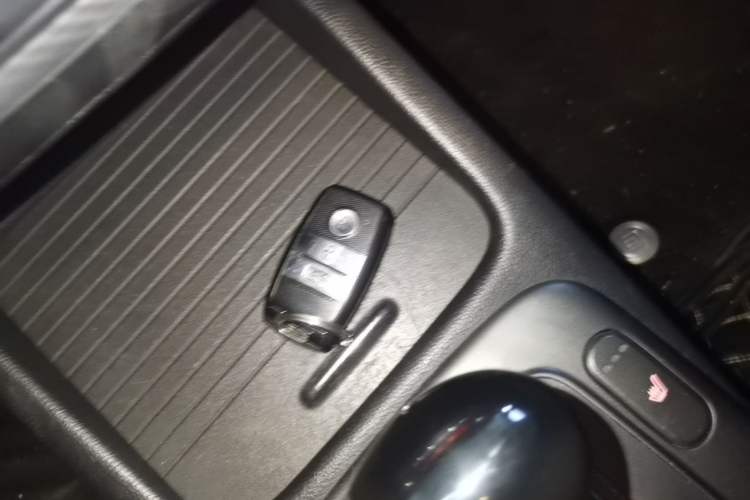 Used Kia K3S 2014 1.6L Automatic DLX Vehicle Key