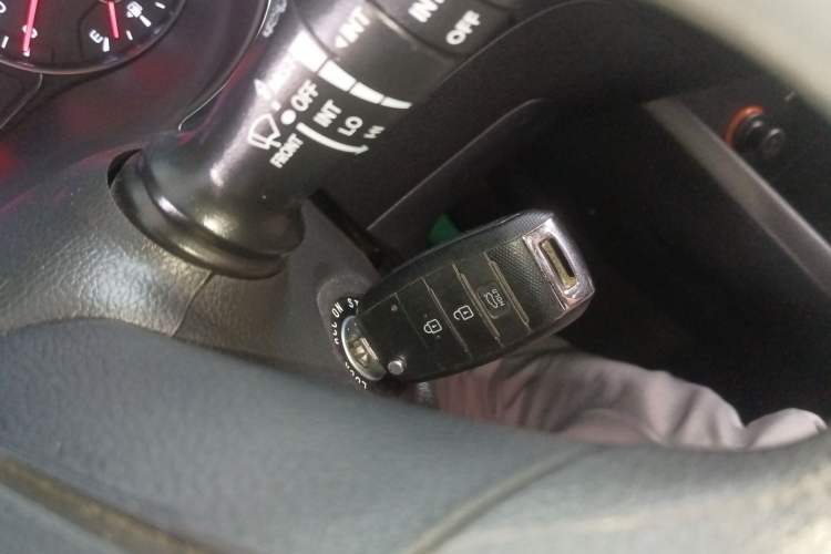 Used Kia K3S 2014 1.6L Automatic GL Vehicle Key