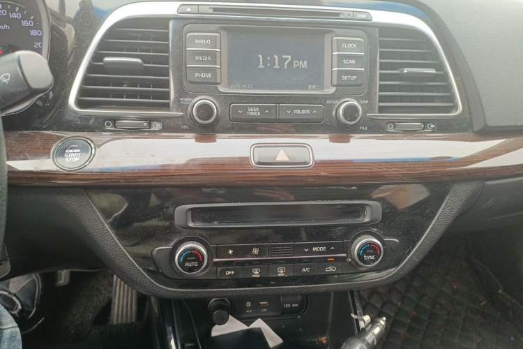 Used Kia K4 2014 1.8L Automatic GLS Audio And AC Panel