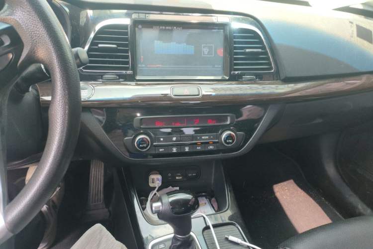 Used Kia K4 2014 1.8L Automatic GLS Audio And AC Panel