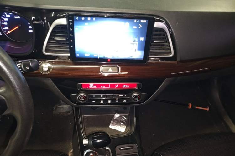Used Kia K4 2014 1.8L Automatic GLS Audio And AC Panel