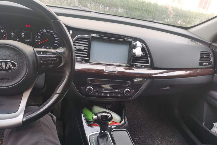 Used Kia K4 2014 1.8L Automatic DLX Audio And AC Panel