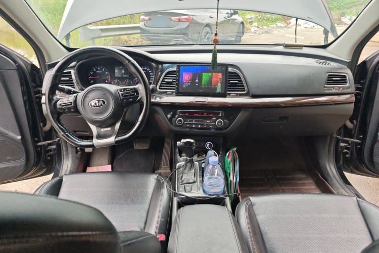 Used Kia K4 2014 1.6T Automatic Turbo Center Console