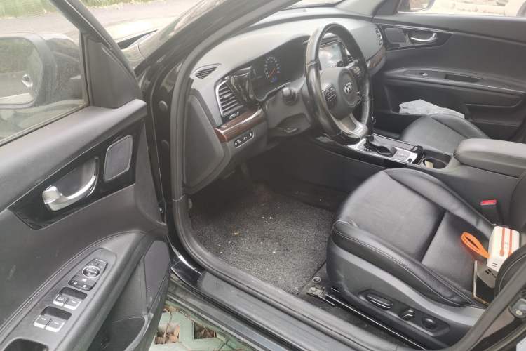 Used Kia K4 2014 1.8L Automatic DLX Driver Seat