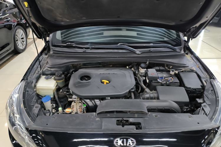 Used Kia K4 2014 1.8L Automatic DLX Engine Bay