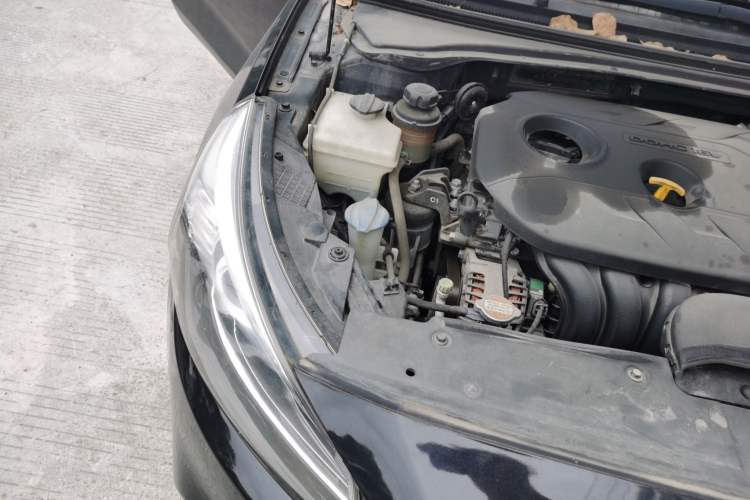 Used Kia K4 2014 1.8L Automatic GLS Engine Bay Right
