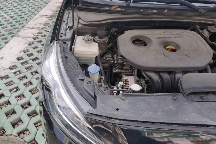 Used Kia K4 2014 1.8L Automatic DLX Engine Bay Right