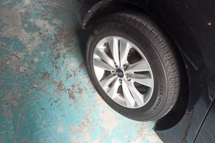 Used Kia K4 2014 1.8L Automatic GLS Exterior 2