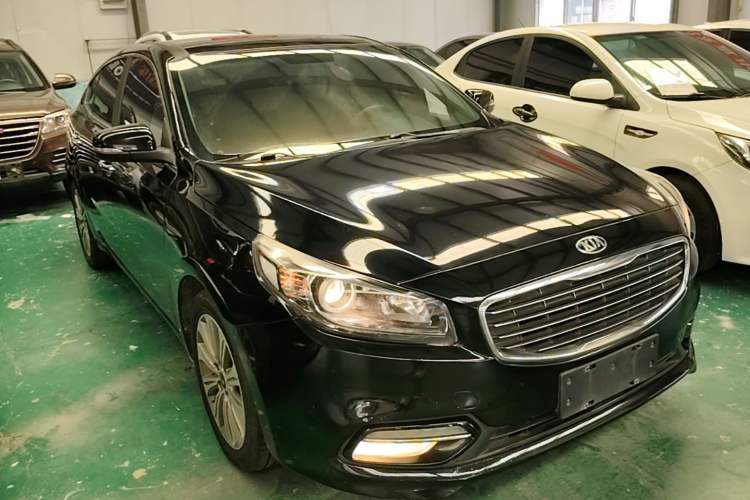 Used Kia K4 2014 1.8L Automatic DLX Front Right 45 Deg