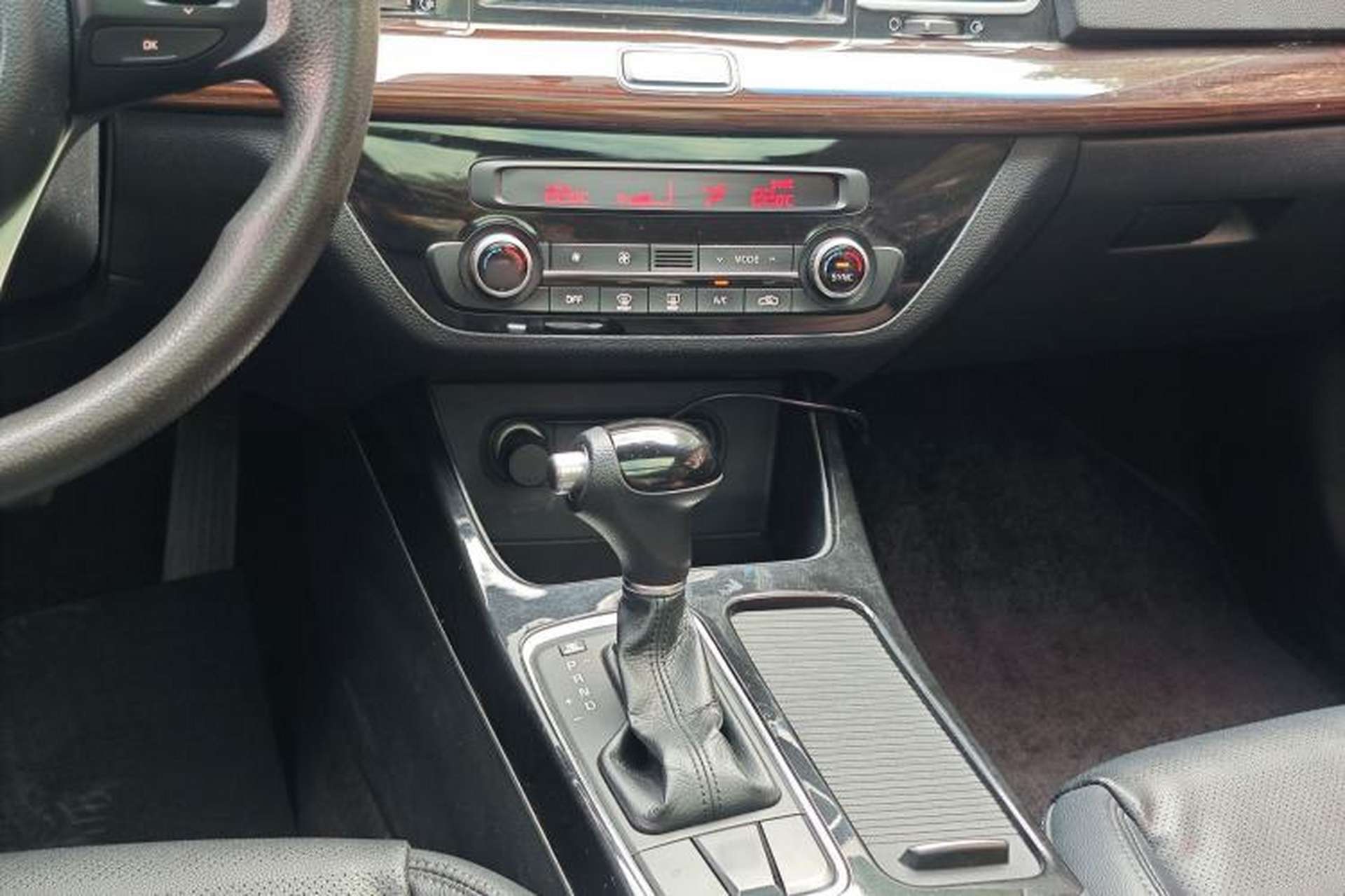 Used Kia K4 2014 1.8L Automatic GLS Gear Lever