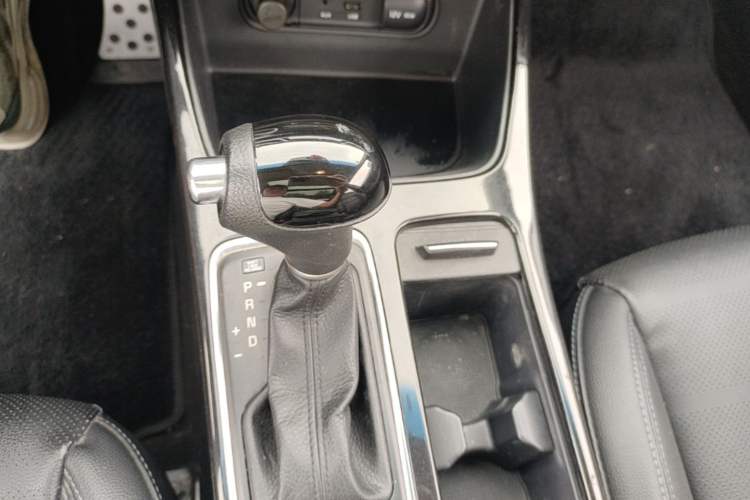 Used Kia K4 2014 1.8L Automatic GLS Gear Lever