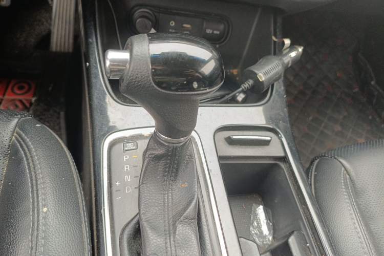Used Kia K4 2014 1.8L Automatic GLS Gear Lever