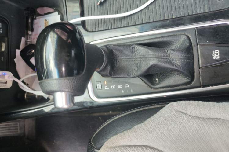 Used Kia K4 2014 1.8L Automatic GLS Gear Lever