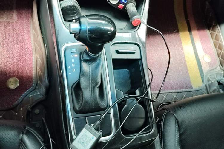 Used Kia K4 2014 1.8L Automatic DLX Gear Lever