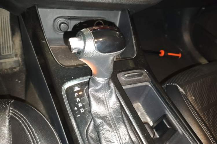 Used Kia K4 2014 1.8L Automatic GLS Gear Lever