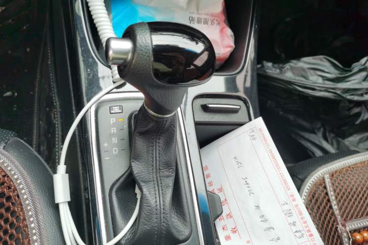 Used Kia K4 2014 1.8L Automatic GLS Gear Lever