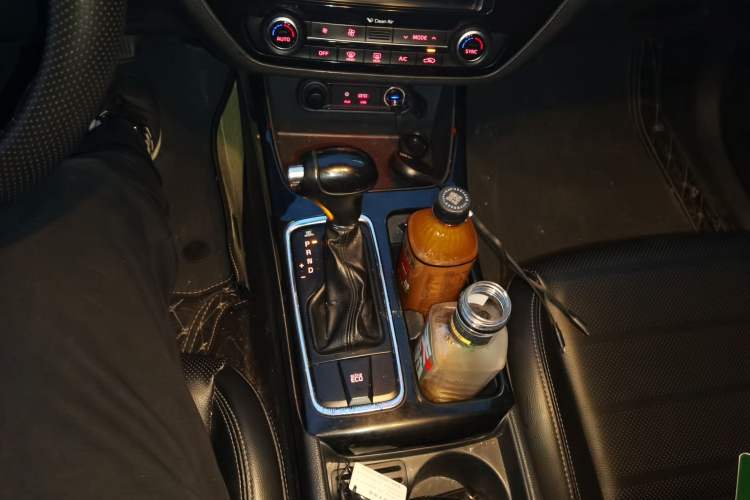 Used Kia K4 2014 1.8L Automatic GLS Gear Lever