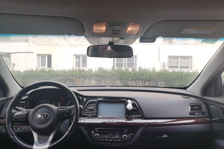 Used Kia K4 2014 1.8L Automatic DLX Headliner