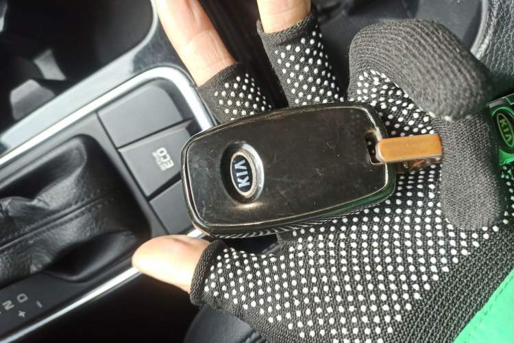 Used Kia K4 2014 1.8L Automatic GLS Interior 1