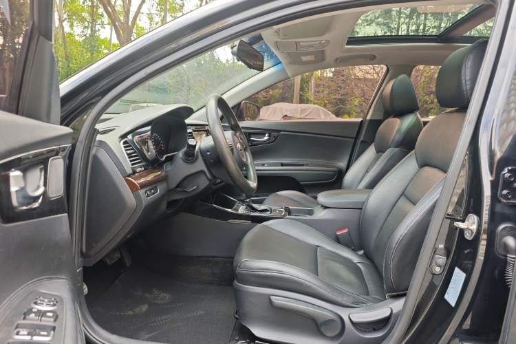 Used Kia K4 2014 1.8L Automatic GLS Interior 2