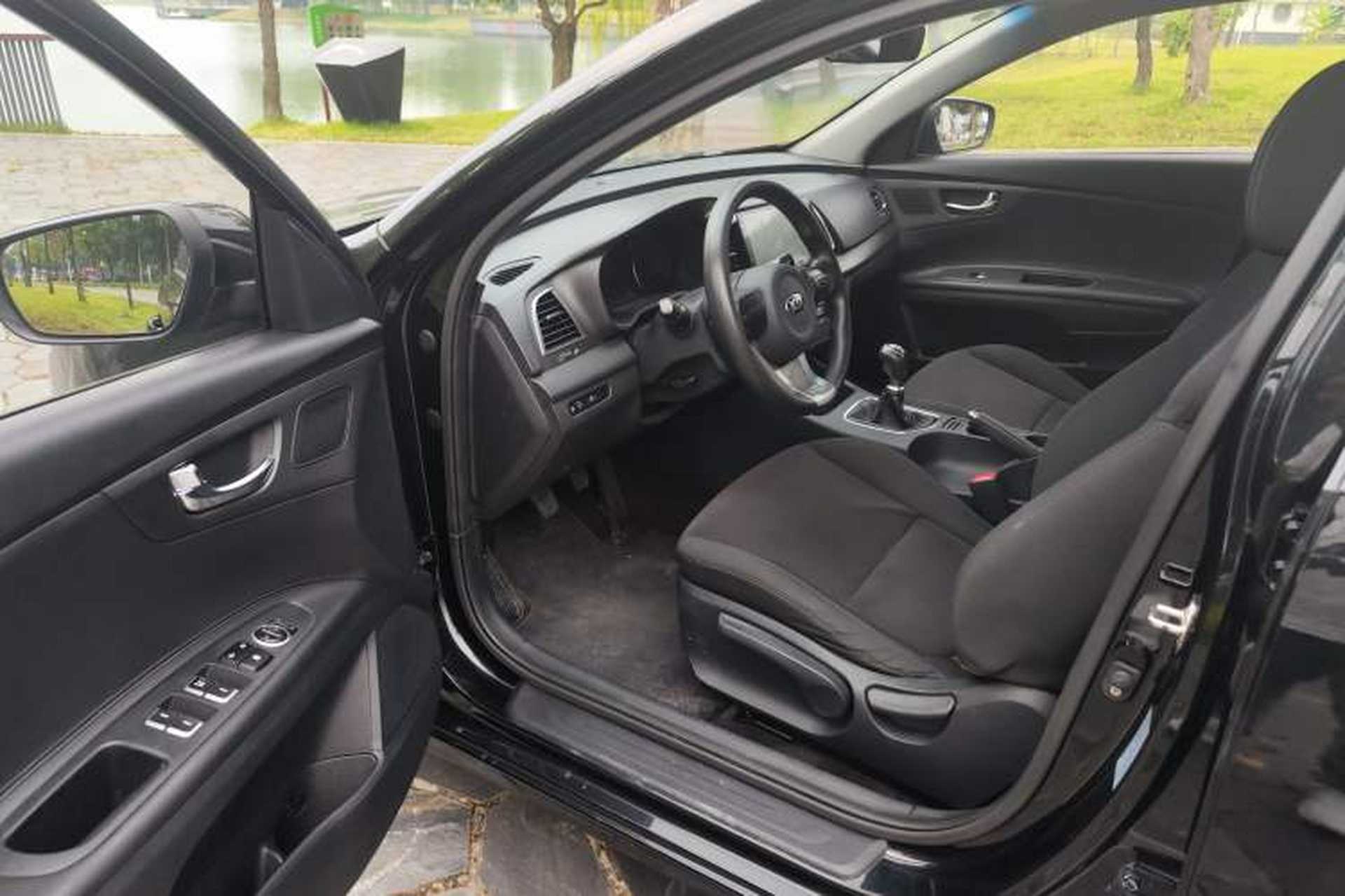 Used Kia K4 2014 1.8L Manual GL Interior 2