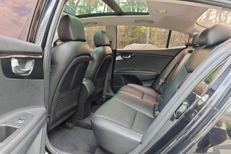 Used Kia K4 2014 1.8L Automatic GLS Interior 3