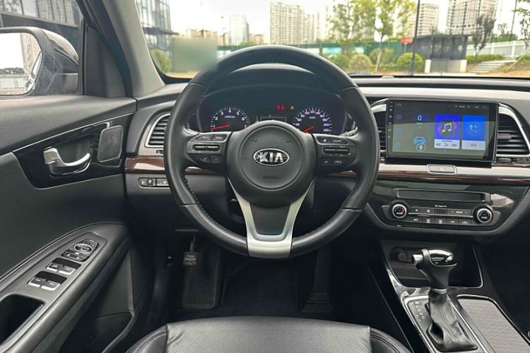 Used Kia K4 2014 1.8L Automatic DLX Interior 3