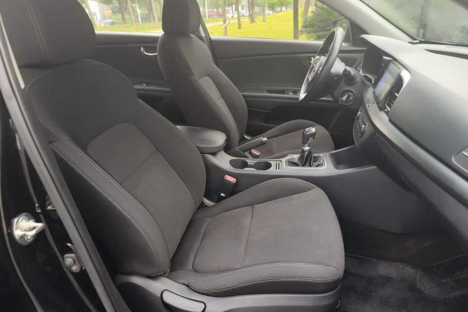 Used Kia K4 2014 1.8L Manual GL Interior 4