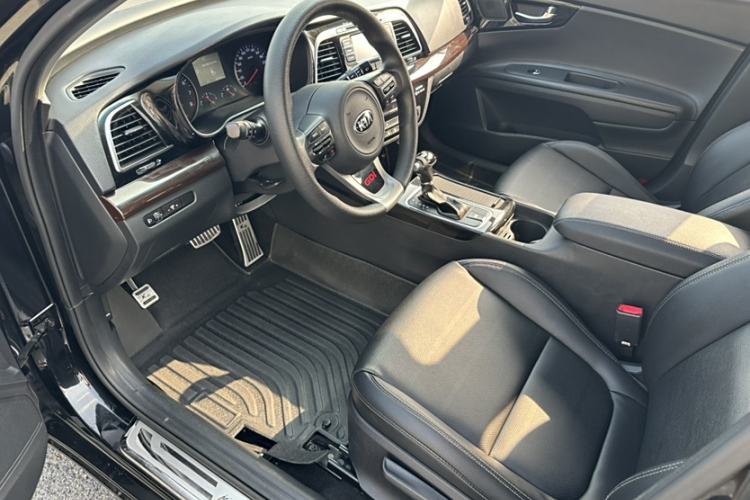 Used Kia K4 2014 1.8L Automatic GLS Interior 5