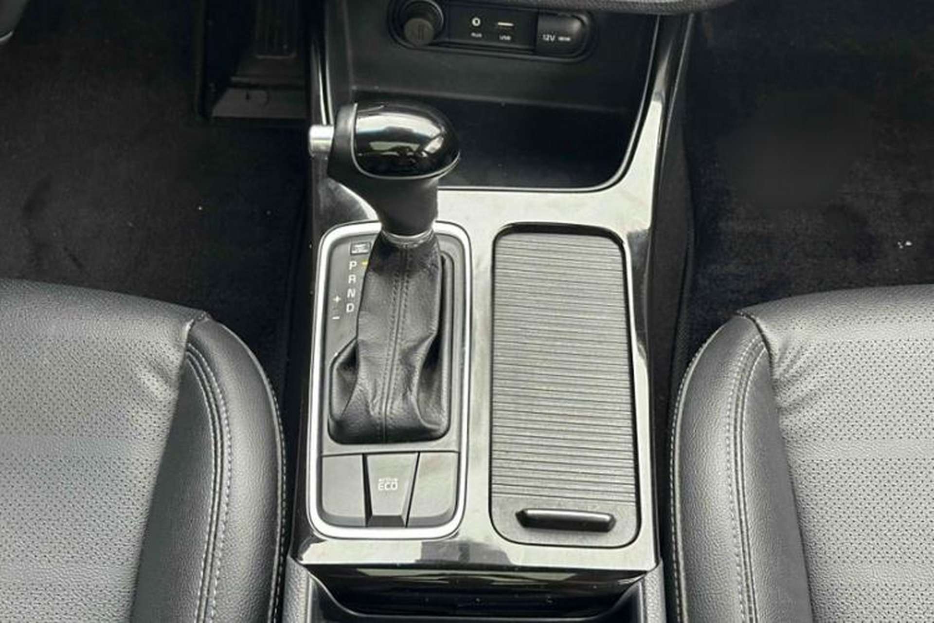 Used Kia K4 2014 1.8L Automatic DLX Interior 8