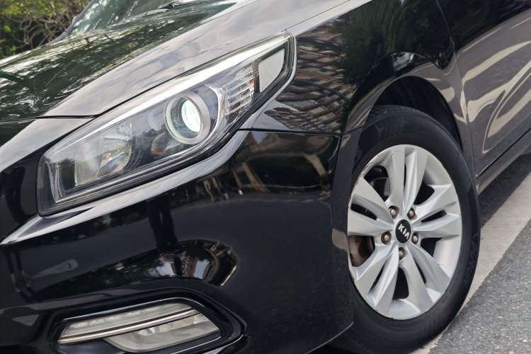 Used Kia K4 2014 1.8L Automatic GLS Left Front Headlight
