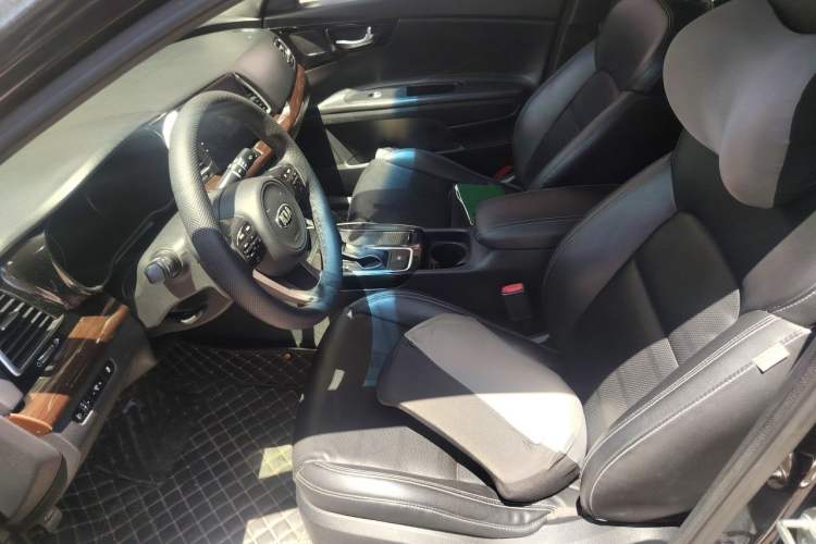 Used Kia K4 2014 1.8L Automatic DLX Left Front Seat
