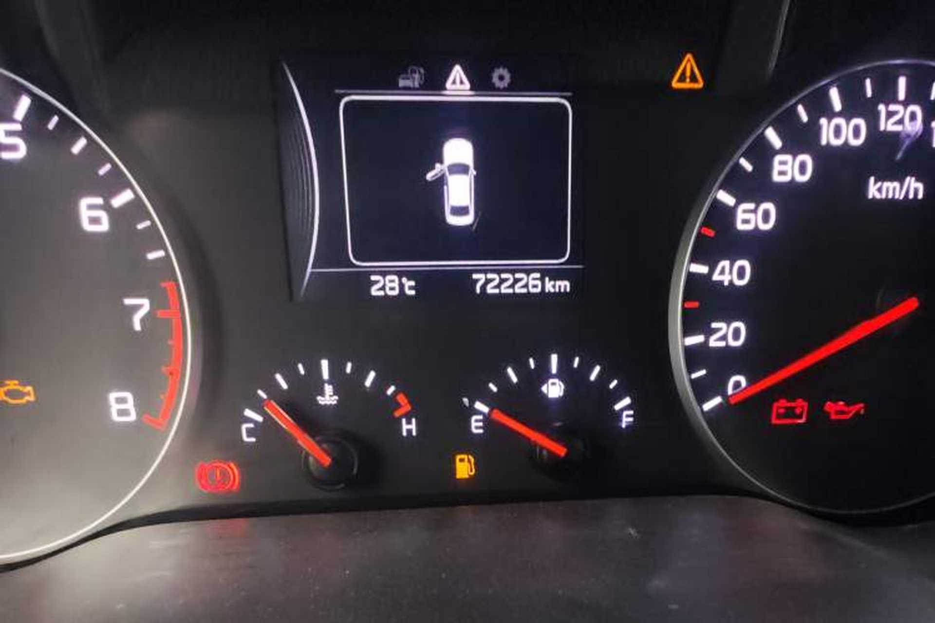 Used Kia K4 2014 1.8L Manual GL Odometer Close Up