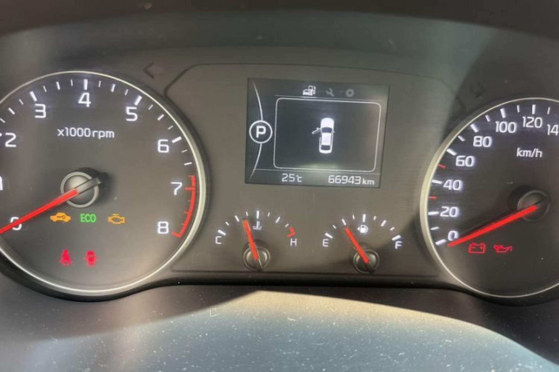 Used Kia K4 2014 1.8L Automatic GLS Odometer Close Up