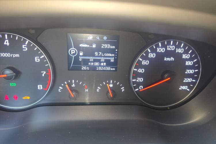 Used Kia K4 2014 1.8L Automatic GLS Odometer Close Up