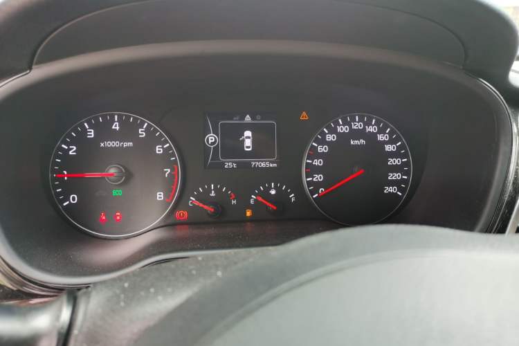 Used Kia K4 2014 1.8L Automatic GLS Odometer Close Up