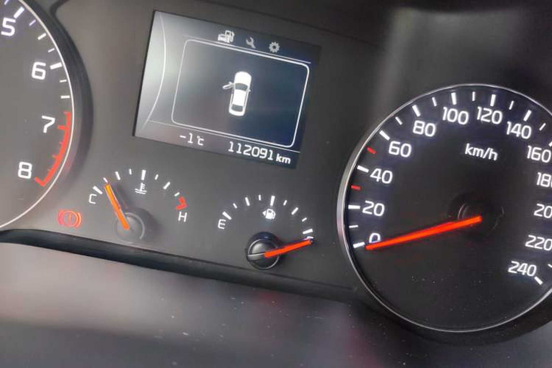 Used Kia K4 2014 1.8L Manual GL Odometer Close Up