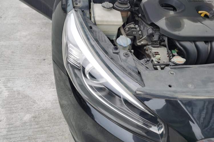 Used Kia K4 2014 1.8L Automatic GLS Right Front Headlight