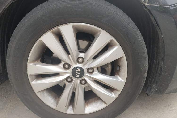 Used Kia K4 2014 1.8L Automatic GLS Right Front Wheel Hub