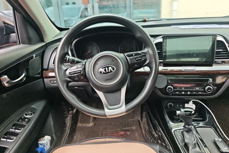 Used Kia K4 2014 1.8L Automatic GLS Steering Wheel