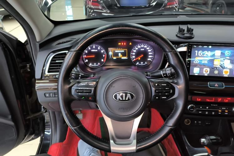 Used Kia K4 2014 1.8L Automatic DLX Steering Wheel