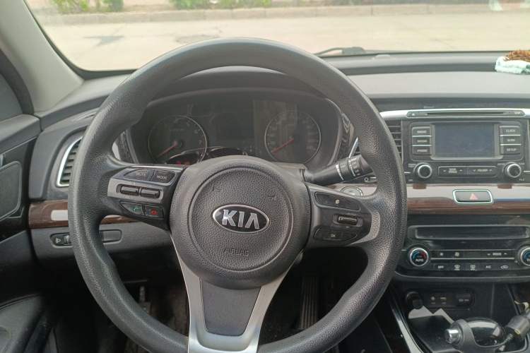 Used Kia K4 2014 1.8L Automatic GLS Steering Wheel